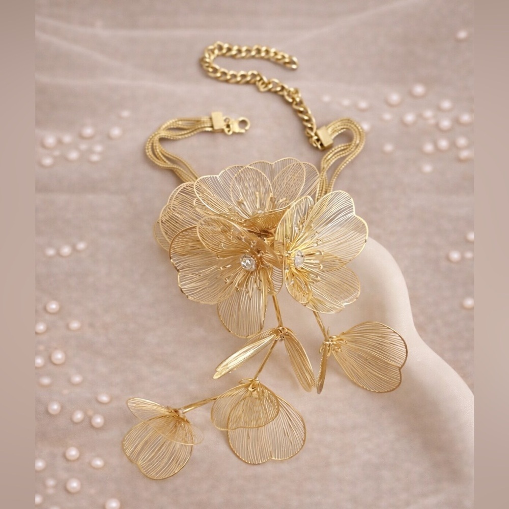 Zara Kate Middleton Famous Cascading Floral Necklace
